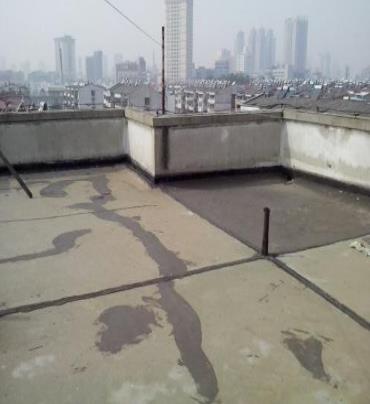 海淀漏水维修 楼顶漏水是什么原因，楼顶漏水维修方法是什么?
